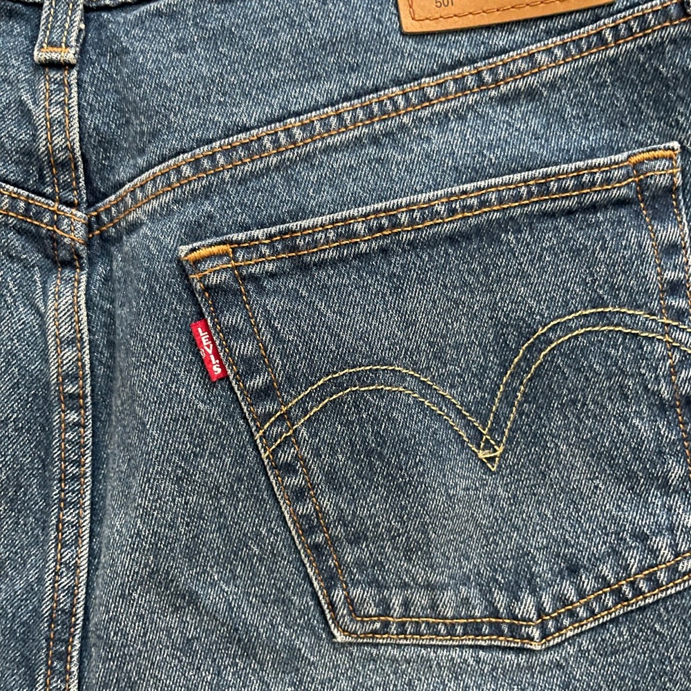 Levi's Women's 501 Original Cropped Jeans Size 31 New - Picture 9 of 12